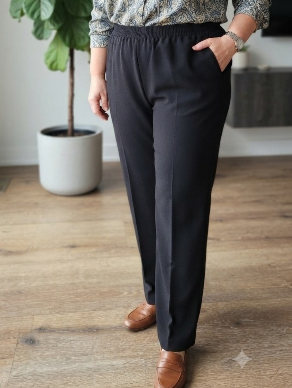 24K Trends Black Elastic Waist Pull-On Pants Size 24WP Pockets